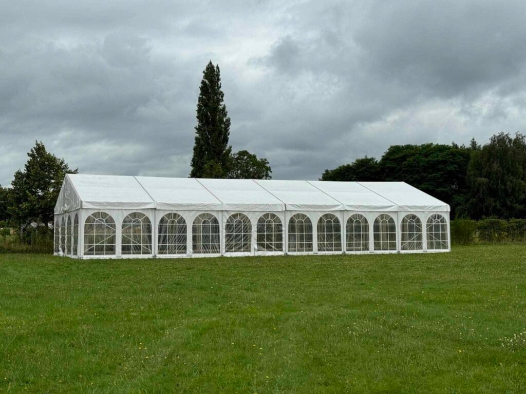 Buizentent 18x8m